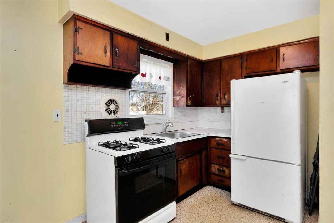 624 Peter Paul Drive, West Islip, NY 11795