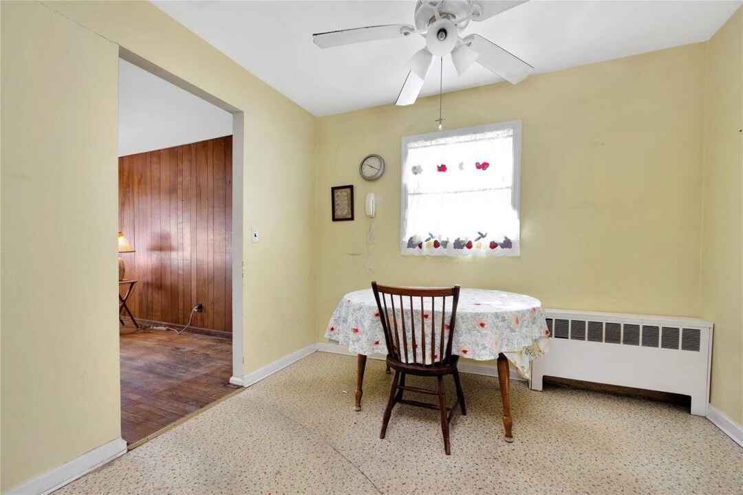 624 Peter Paul Drive, West Islip, NY 11795