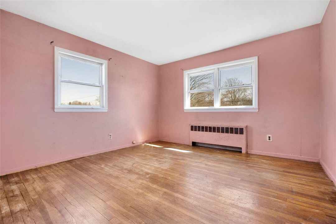 624 Peter Paul Drive, West Islip, NY 11795