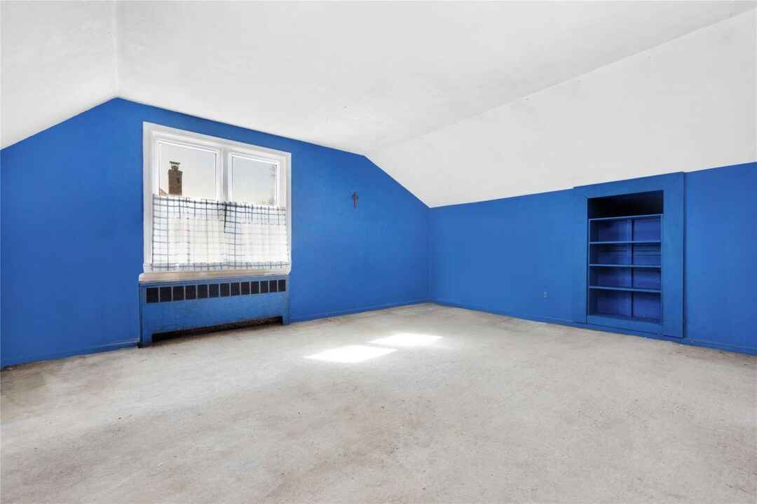 624 Peter Paul Drive, West Islip, NY 11795