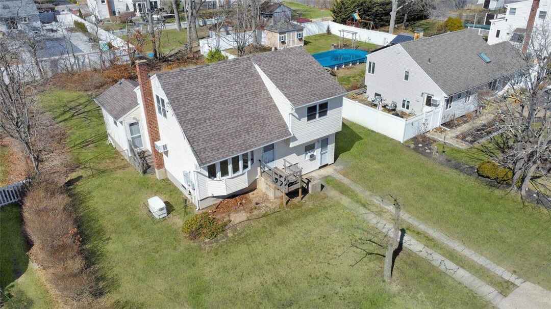 624 Peter Paul Drive, West Islip, NY 11795