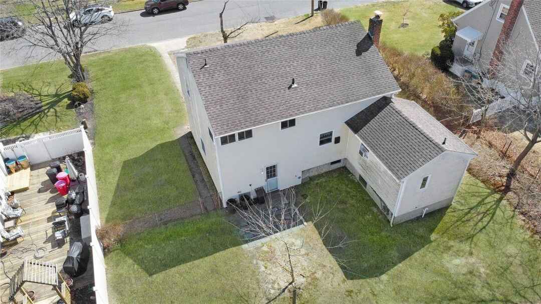 624 Peter Paul Drive, West Islip, NY 11795